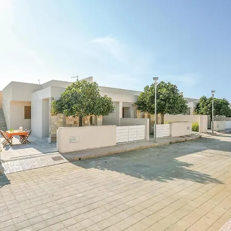Awesome Home In Melendugno With 2 Bedrooms Casa vacanze Melendugno